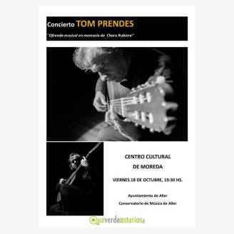 Tom Prendes en concierto en Moreda